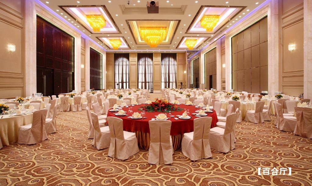 Landison Green Town Hotel Xinchang エクステリア 写真